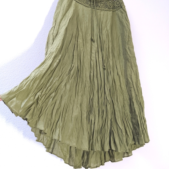 Sold🔴NWOT avocado green crochet waist crinkle midi skirt - Picture 3 of 9